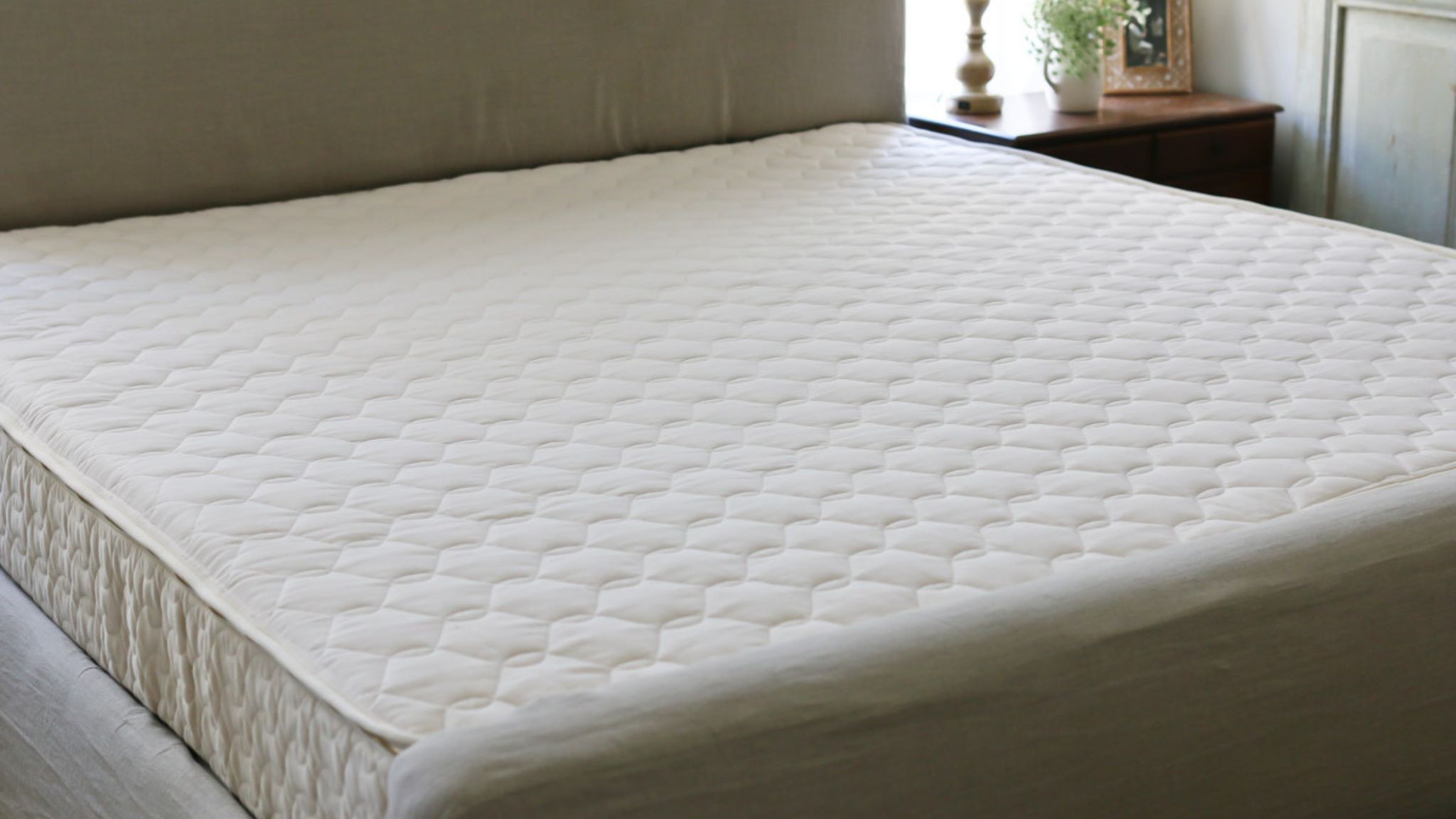 Serenity 2048x1152 Savvy Rest Serenity mattress